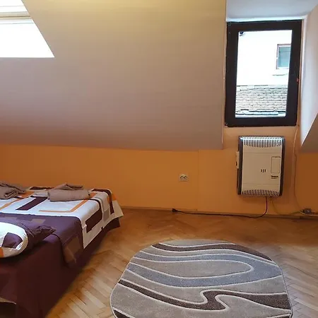 Appartement Studio Piata Sfatului - *
